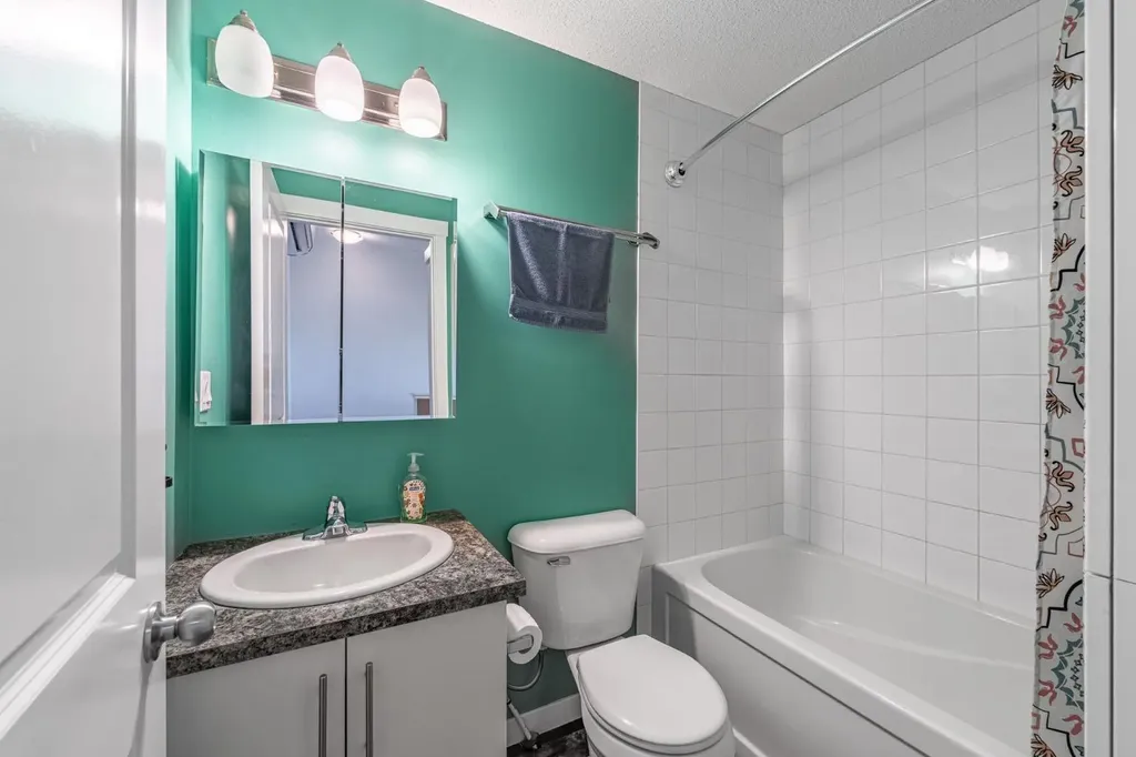 1740 9 Street NW Calgary AB T2M 4Z5