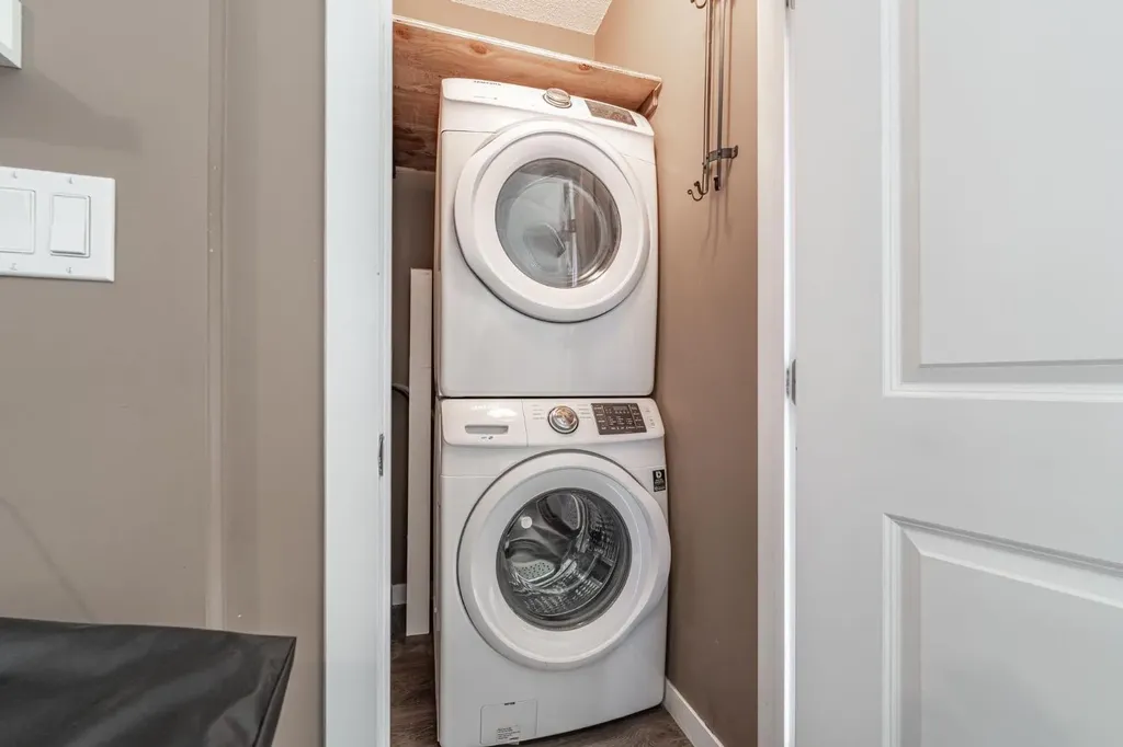 1740 9 Street NW Calgary AB T2M 4Z5