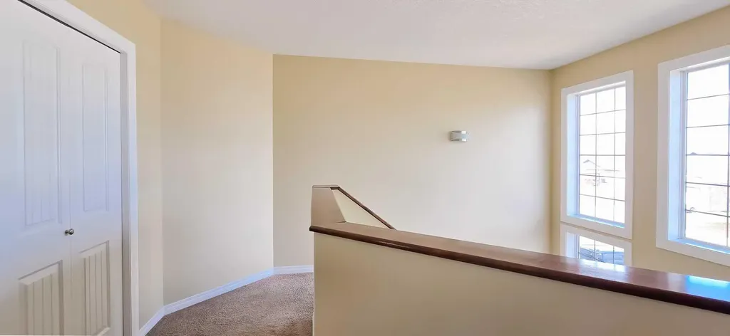 5837 Park Street Blackfalds AB T4M 0G1