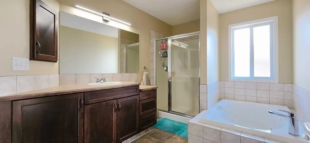 5837 Park Street Blackfalds AB T4M 0G1