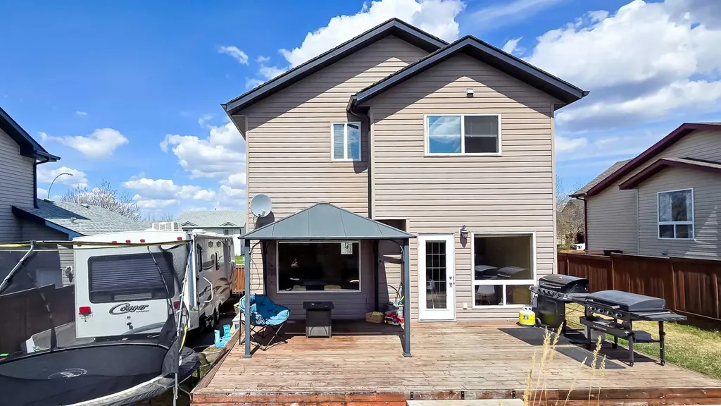 5837 Park Street Blackfalds AB T4M 0G1