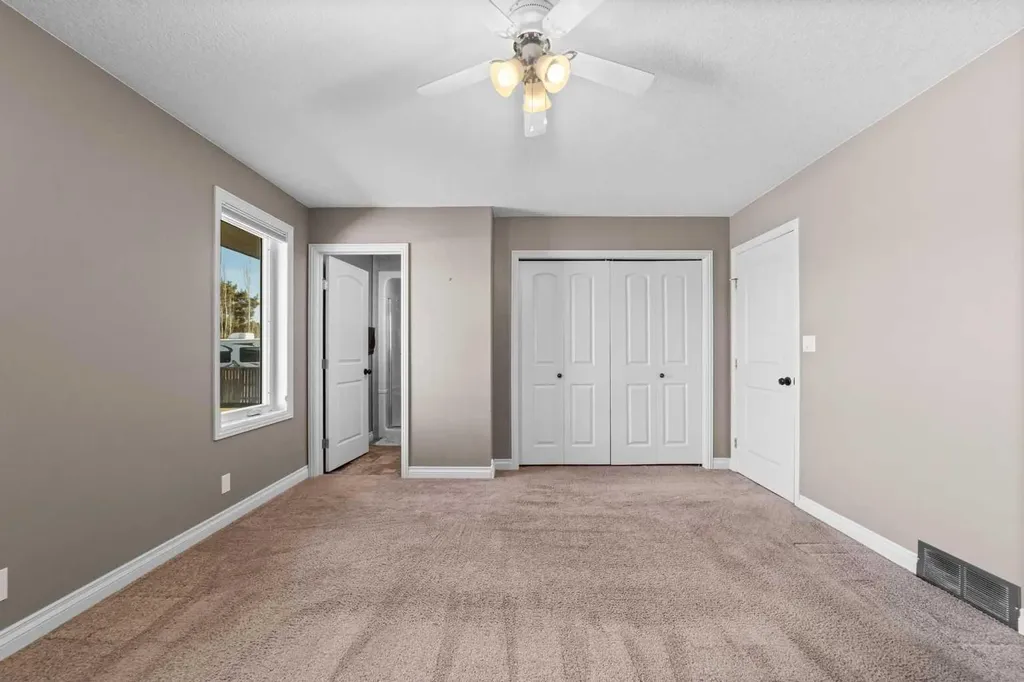 5615 45 Avenue W Forestburg AB T0B 1N0