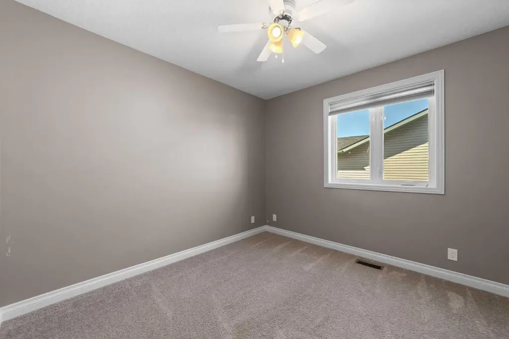 5615 45 Avenue W Forestburg AB T0B 1N0