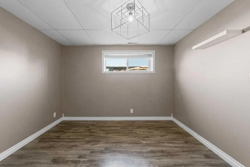 5615 45 Avenue W Forestburg AB T0B 1N0