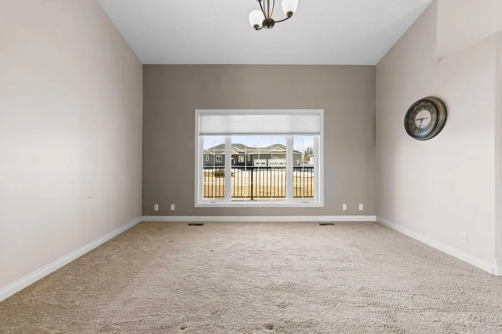 5615 45 Avenue W Forestburg AB T0B 1N0