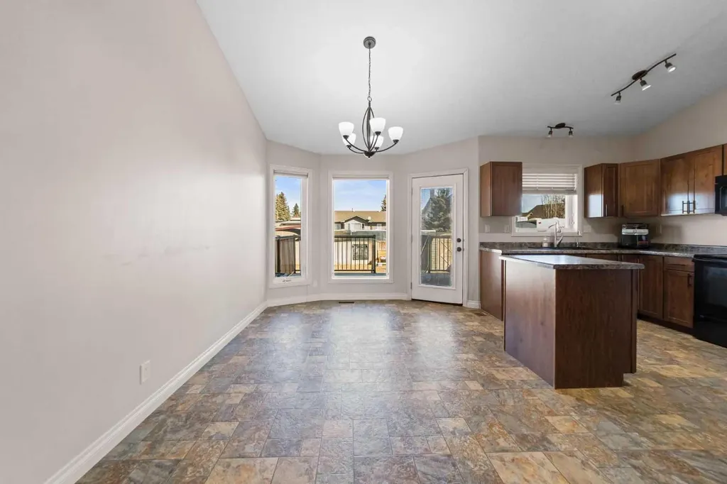 5615 45 Avenue W Forestburg AB T0B 1N0