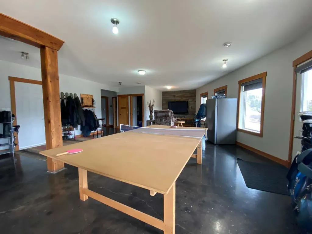 5302 19 Avenue Coleman AB T0K 0E0
