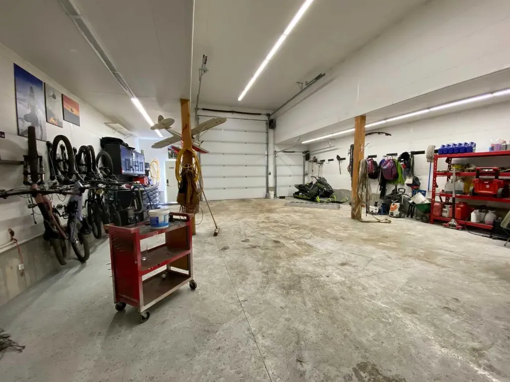 5302 19 Avenue Coleman AB T0K 0E0
