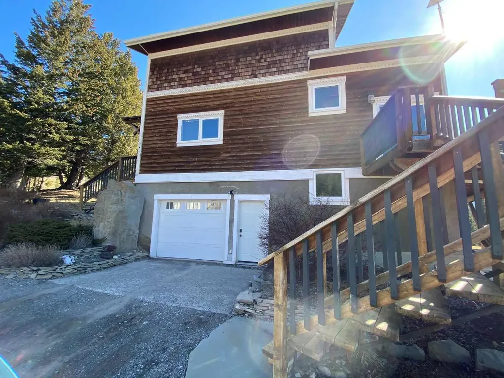 5302 19 Avenue Coleman AB T0K 0E0