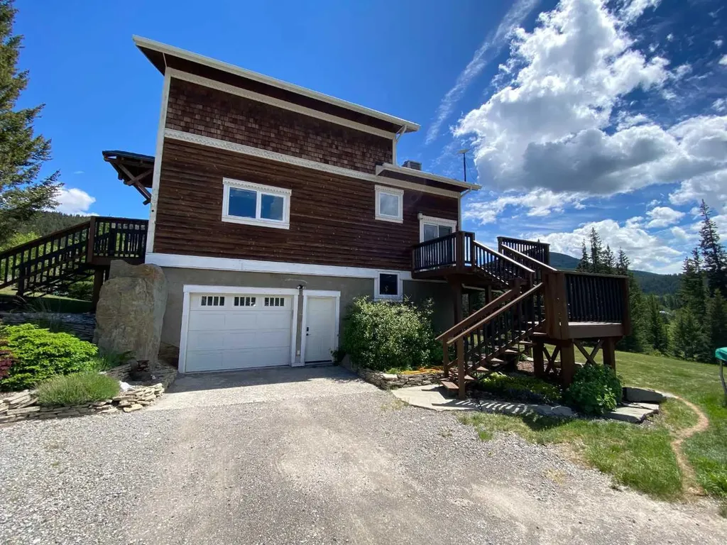 5302 19 Avenue Coleman AB T0K 0E0