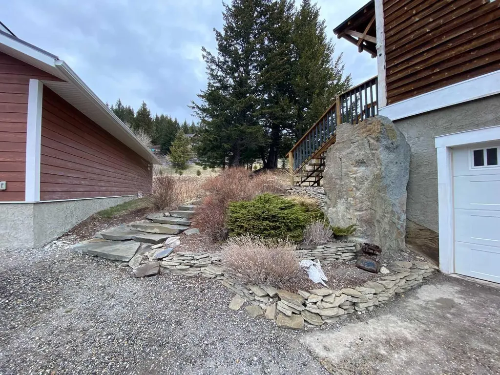 5302 19 Avenue Coleman AB T0K 0E0