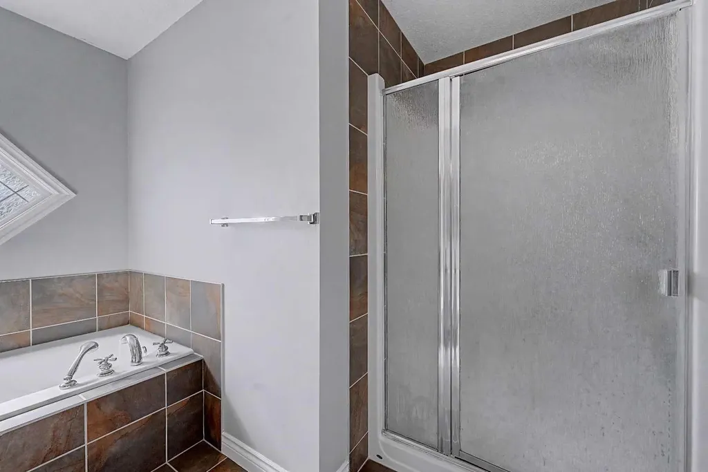 644 Luxstone Landing SW Airdrie AB T4B 3L2