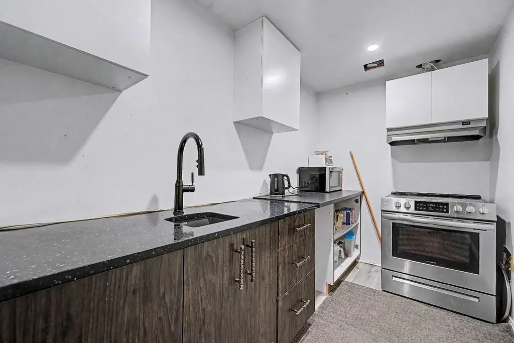 644 Luxstone Landing SW Airdrie AB T4B 3L2