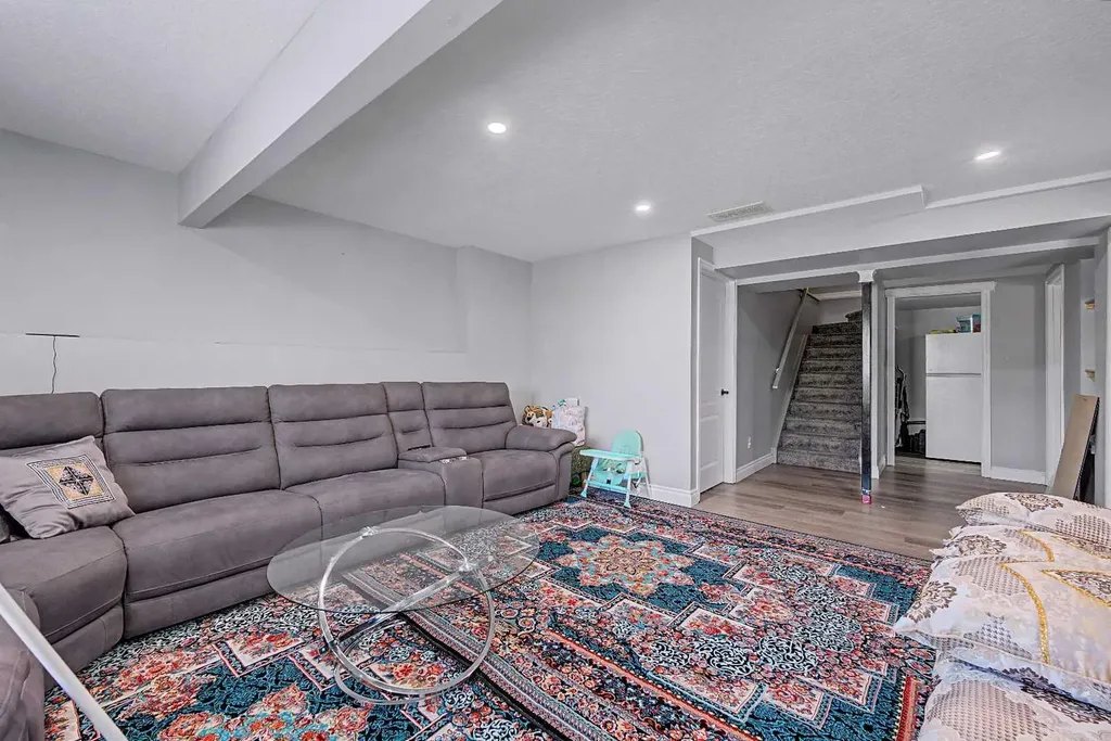 644 Luxstone Landing SW Airdrie AB T4B 3L2