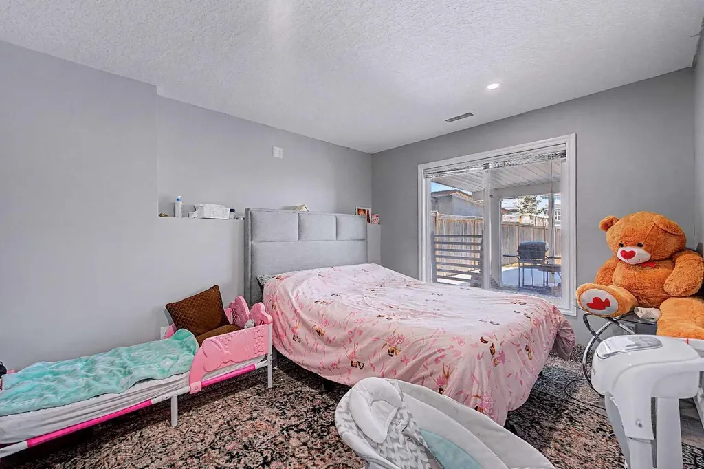 644 Luxstone Landing SW Airdrie AB T4B 3L2