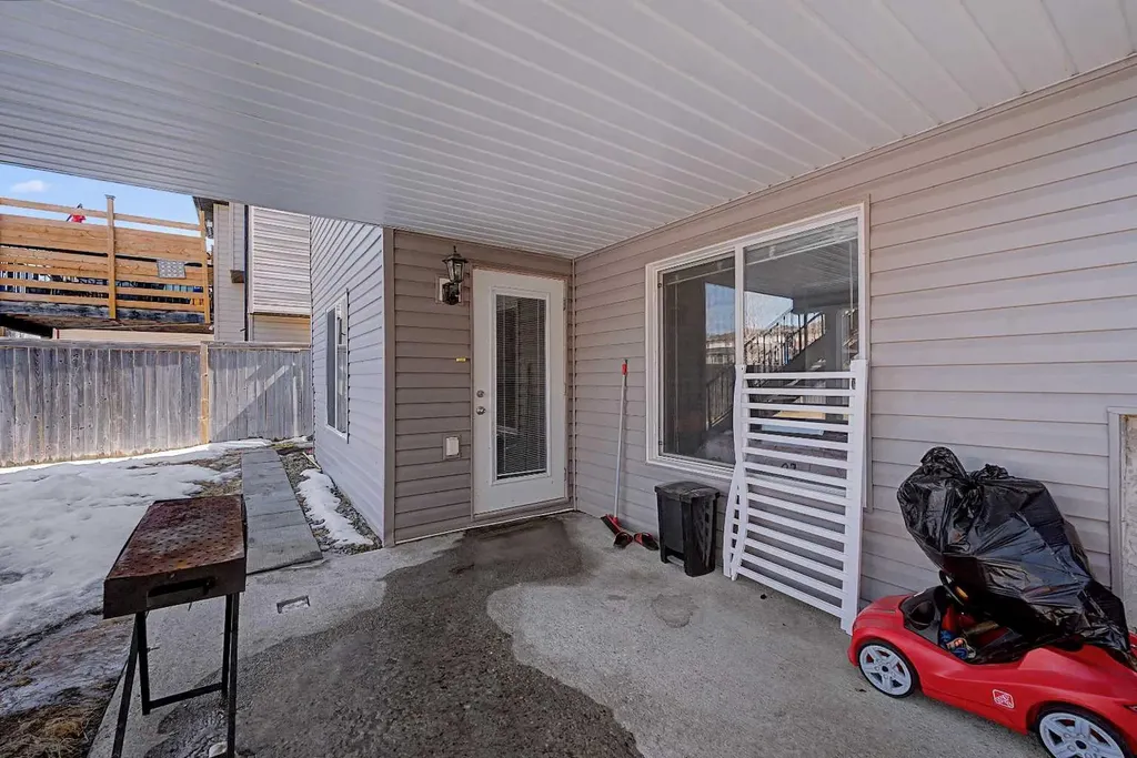 644 Luxstone Landing SW Airdrie AB T4B 3L2