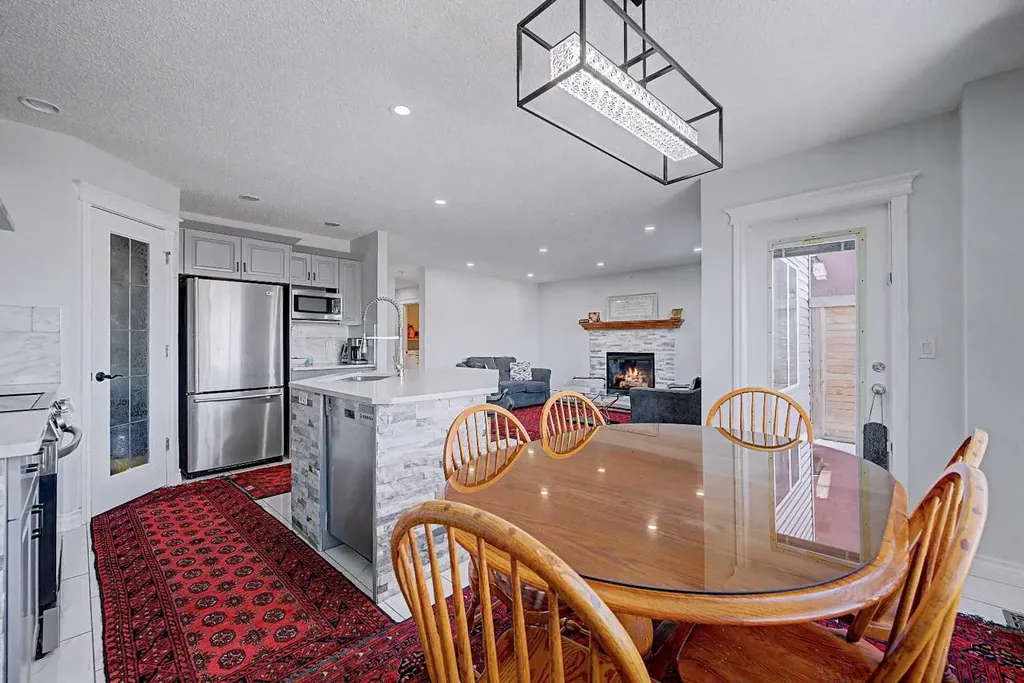 644 Luxstone Landing SW Airdrie AB T4B 3L2