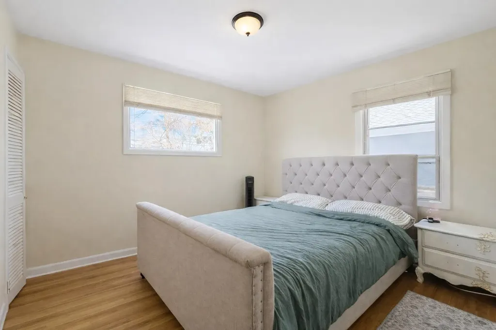 714 17 Avenue NW Calgary AB T2M 0N7