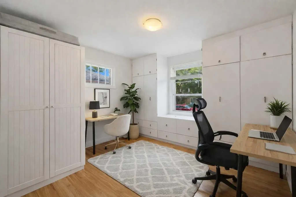 714 17 Avenue NW Calgary AB T2M 0N7