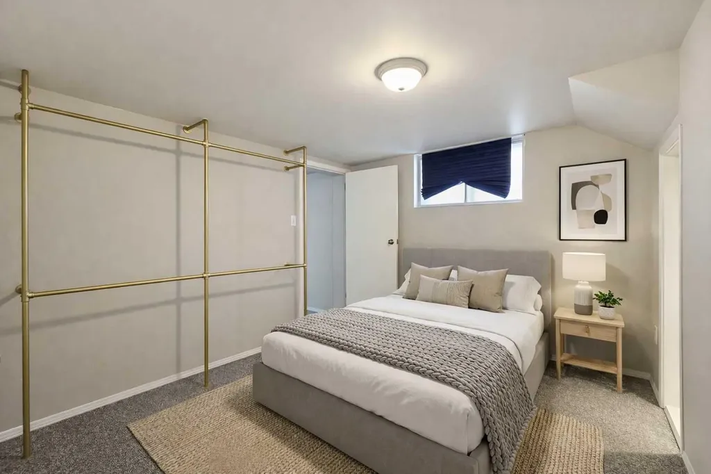 714 17 Avenue NW Calgary AB T2M 0N7
