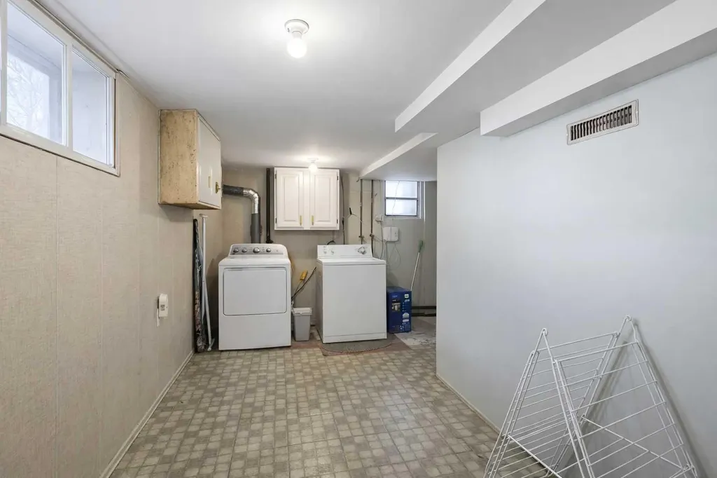714 17 Avenue NW Calgary AB T2M 0N7