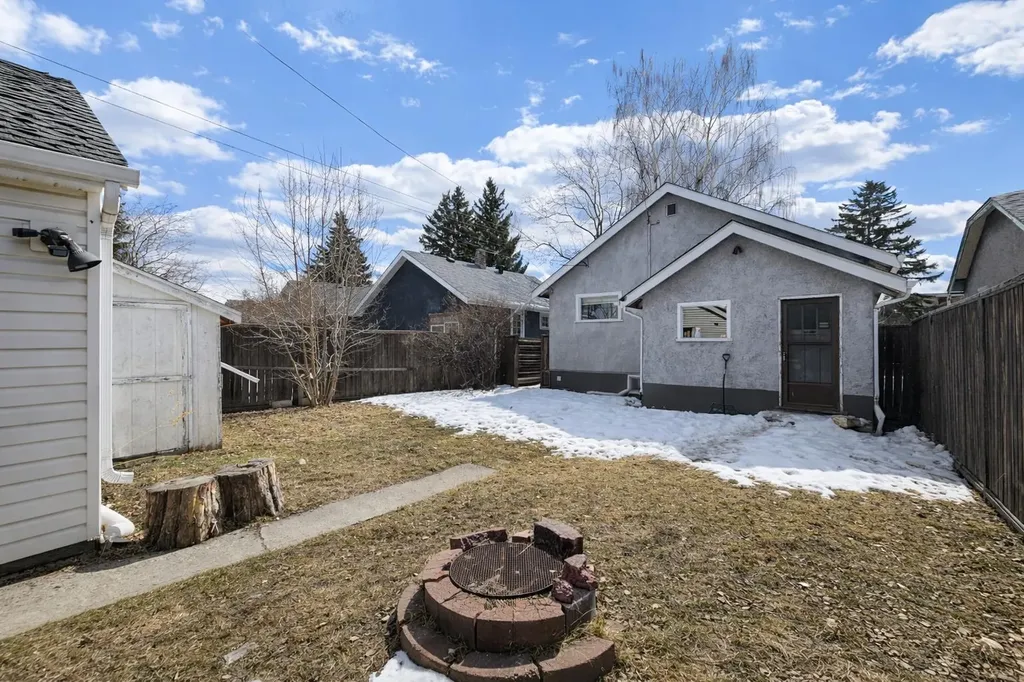 714 17 Avenue NW Calgary AB T2M 0N7