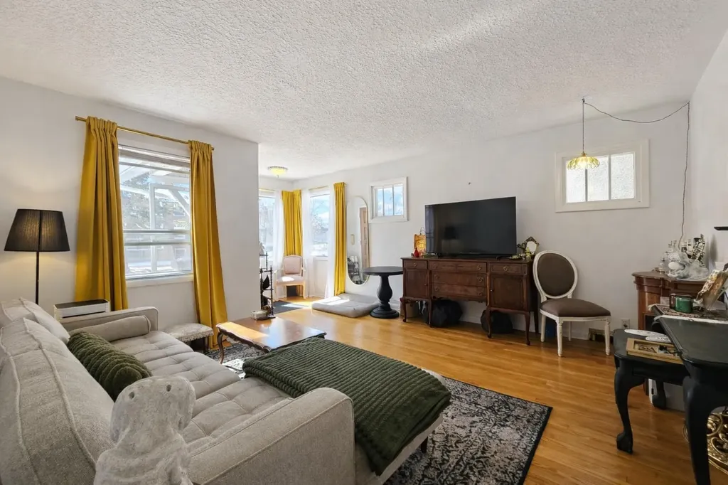 714 17 Avenue NW Calgary AB T2M 0N7