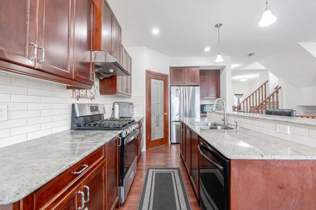 482 Skyview Ranch Way NE Calgary AB T3N 0H2