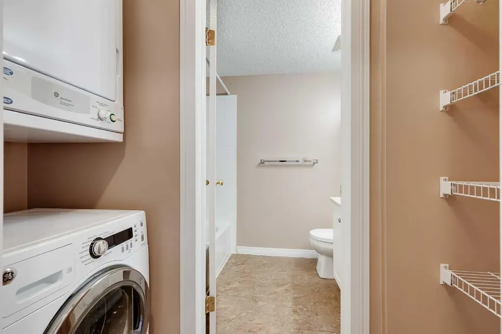 1717 60 Street SE Calgary AB T2A 7Y7