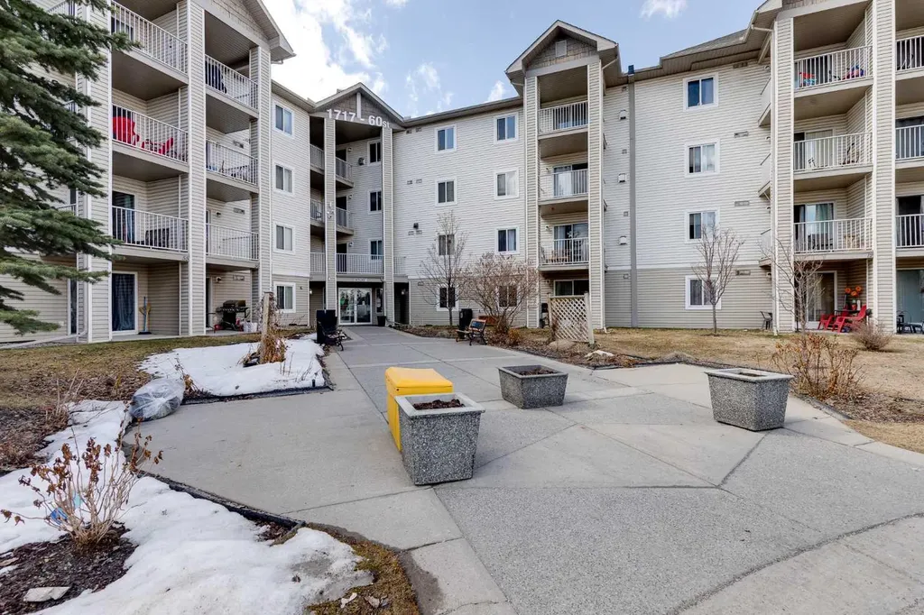 1717 60 Street SE Calgary AB T2A 7Y7
