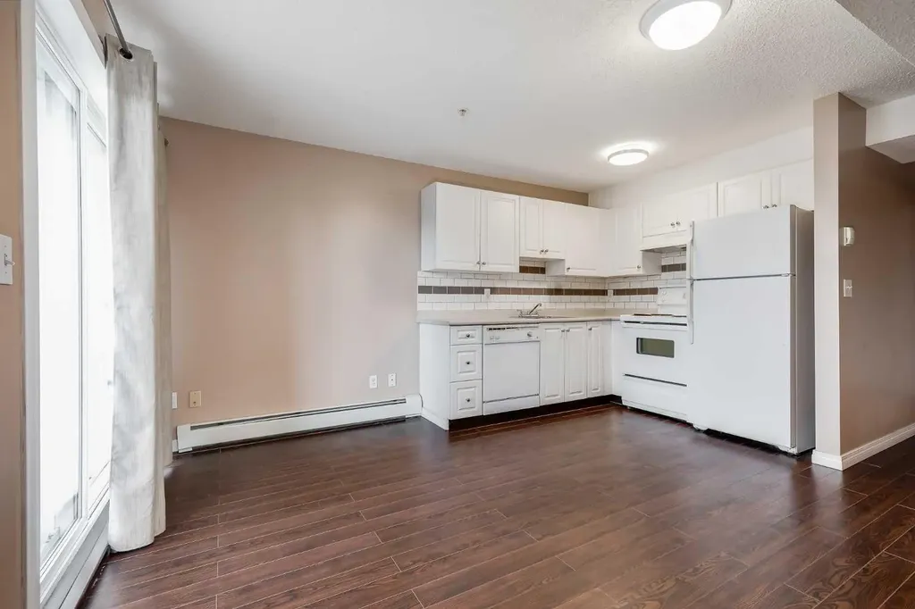 1717 60 Street SE Calgary AB T2A 7Y7