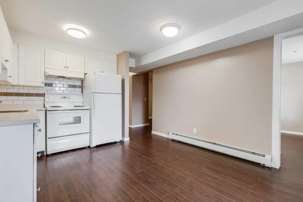 1717 60 Street SE Calgary AB T2A 7Y7