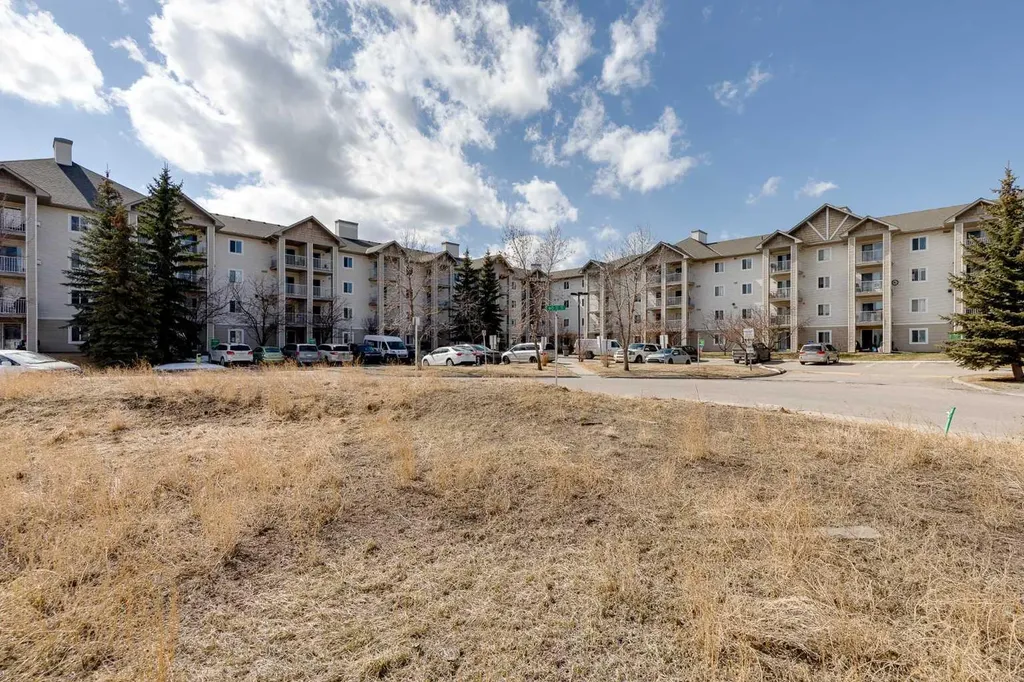 1717 60 Street SE Calgary AB T2A 7Y7