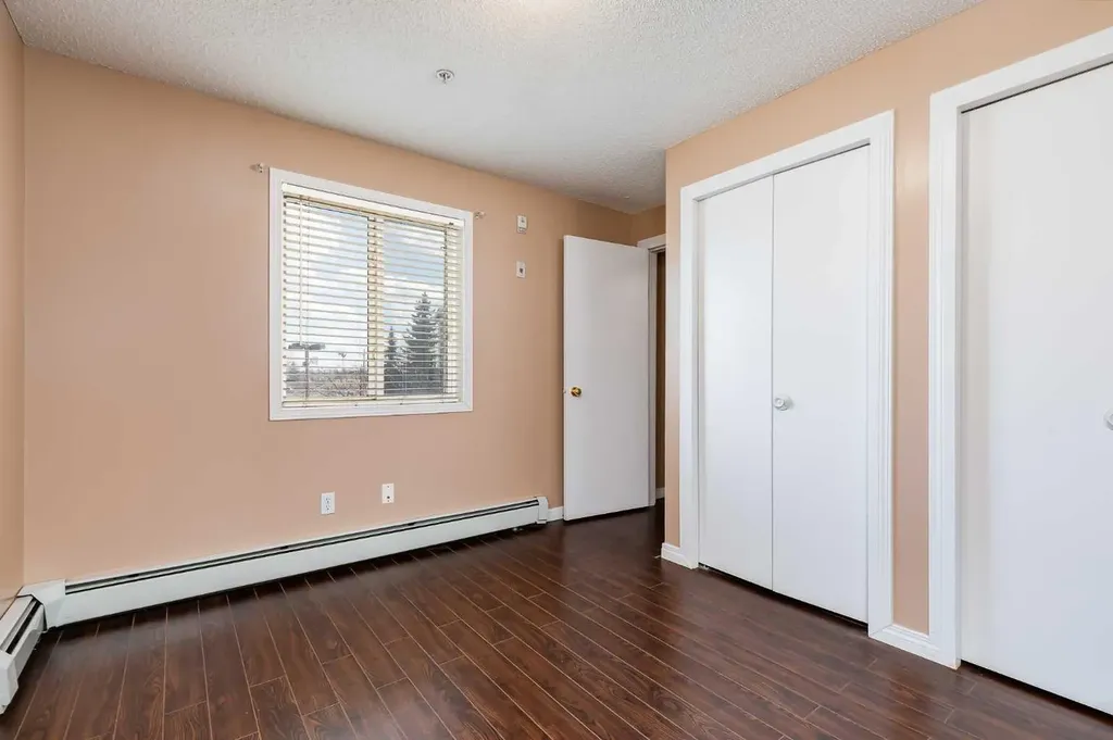 1717 60 Street SE Calgary AB T2A 7Y7