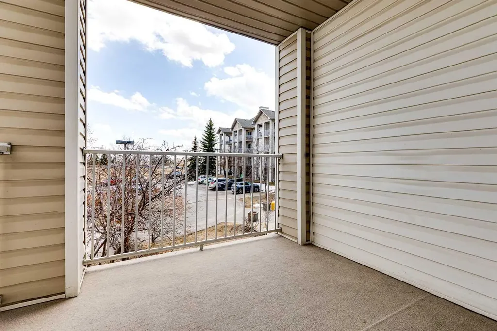 1717 60 Street SE Calgary AB T2A 7Y7