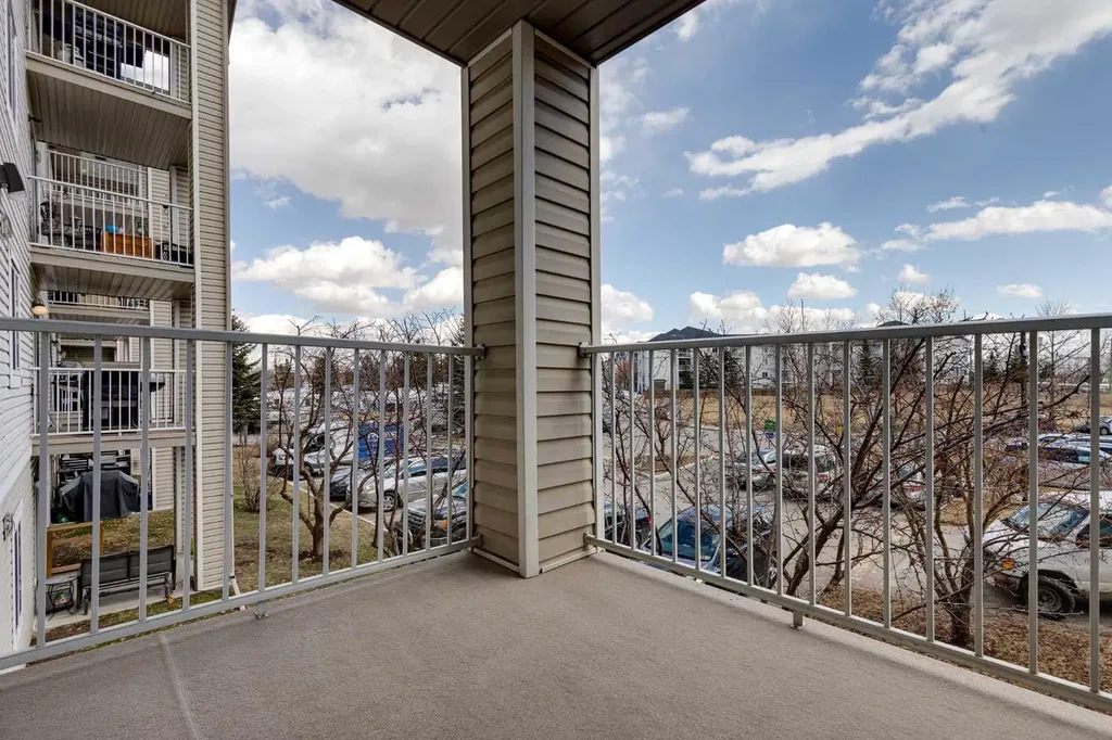 1717 60 Street SE Calgary AB T2A 7Y7