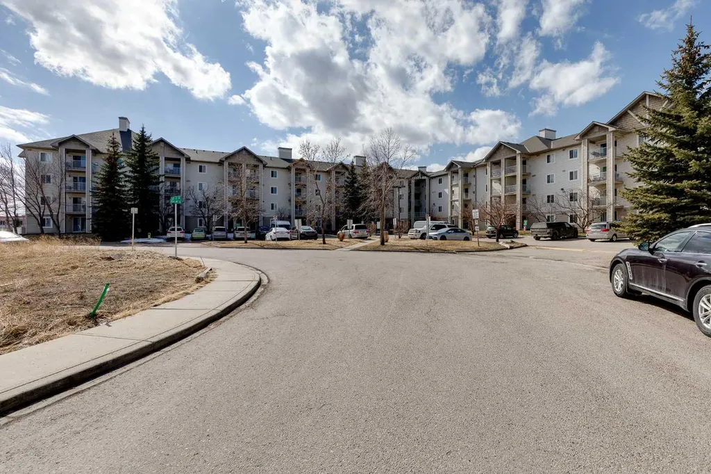 1717 60 Street SE Calgary AB T2A 7Y7