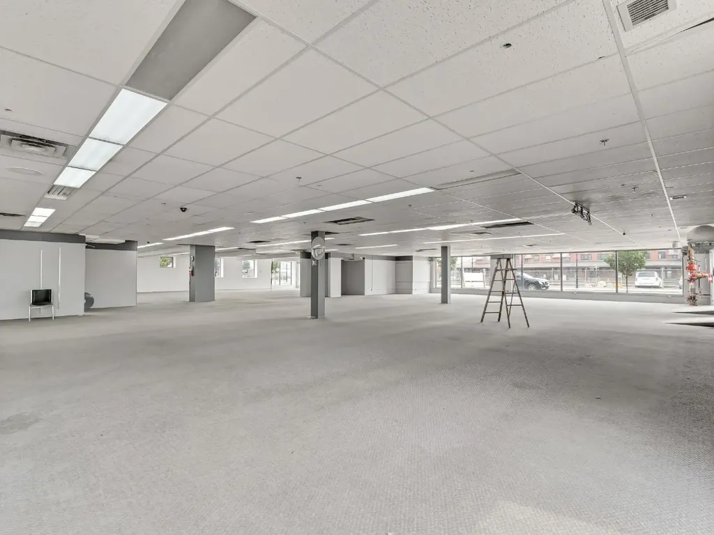 410 South Railway Street SE Medicine Hat AB T1A2V5