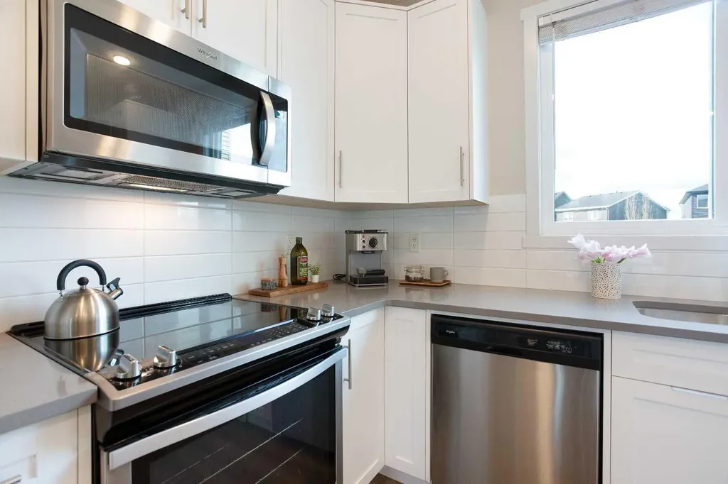 380 Belmont Avenue SW Calgary AB T2X 4H8