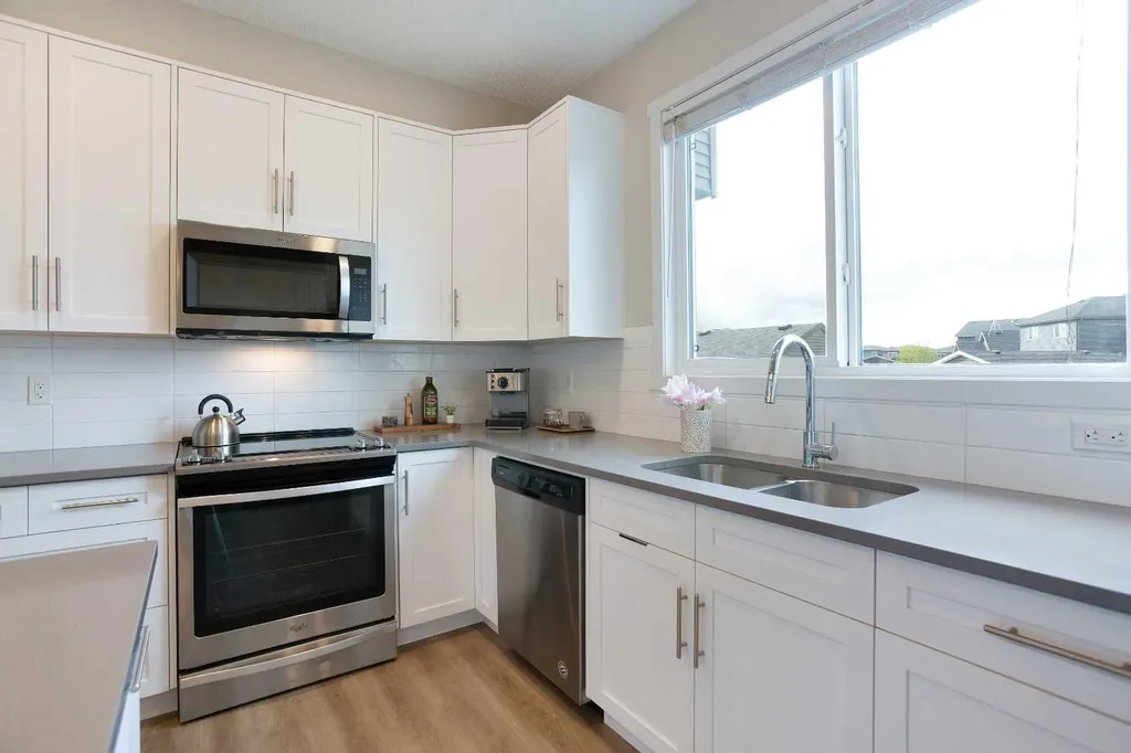380 Belmont Avenue SW Calgary AB T2X 4H8