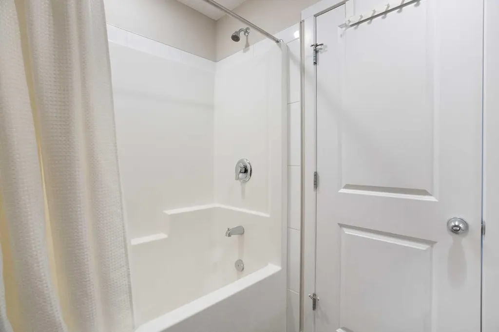 380 Belmont Avenue SW Calgary AB T2X 4H8