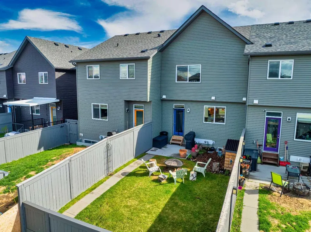 380 Belmont Avenue SW Calgary AB T2X 4H8