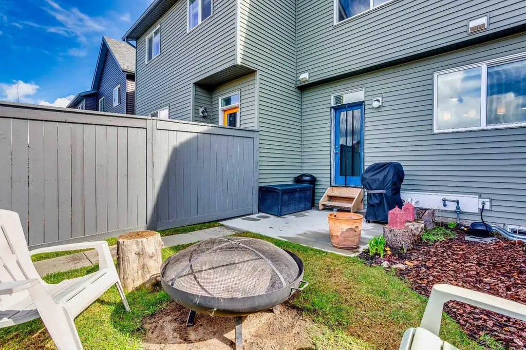 380 Belmont Avenue SW Calgary AB T2X 4H8