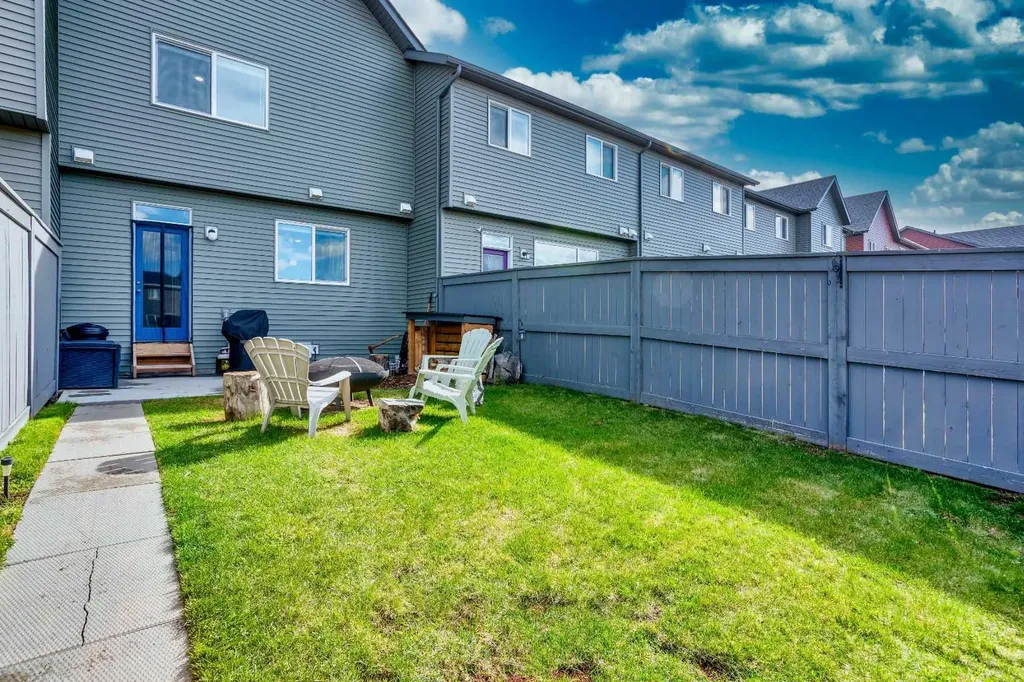 380 Belmont Avenue SW Calgary AB T2X 4H8