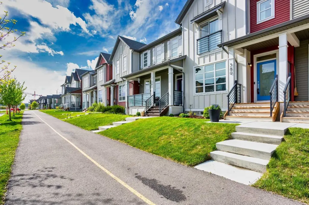 380 Belmont Avenue SW Calgary AB T2X 4H8