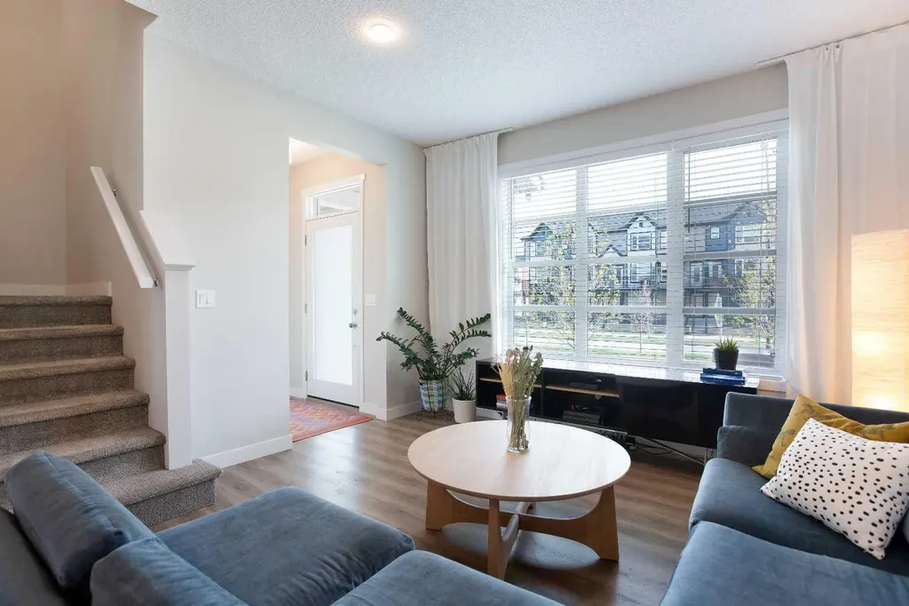 380 Belmont Avenue SW Calgary AB T2X 4H8
