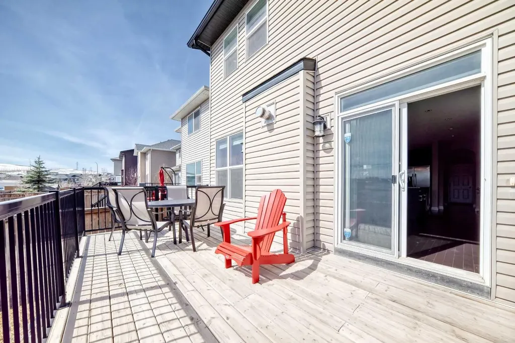 46 Nolanfield Road NW Calgary AB T3R 0N1