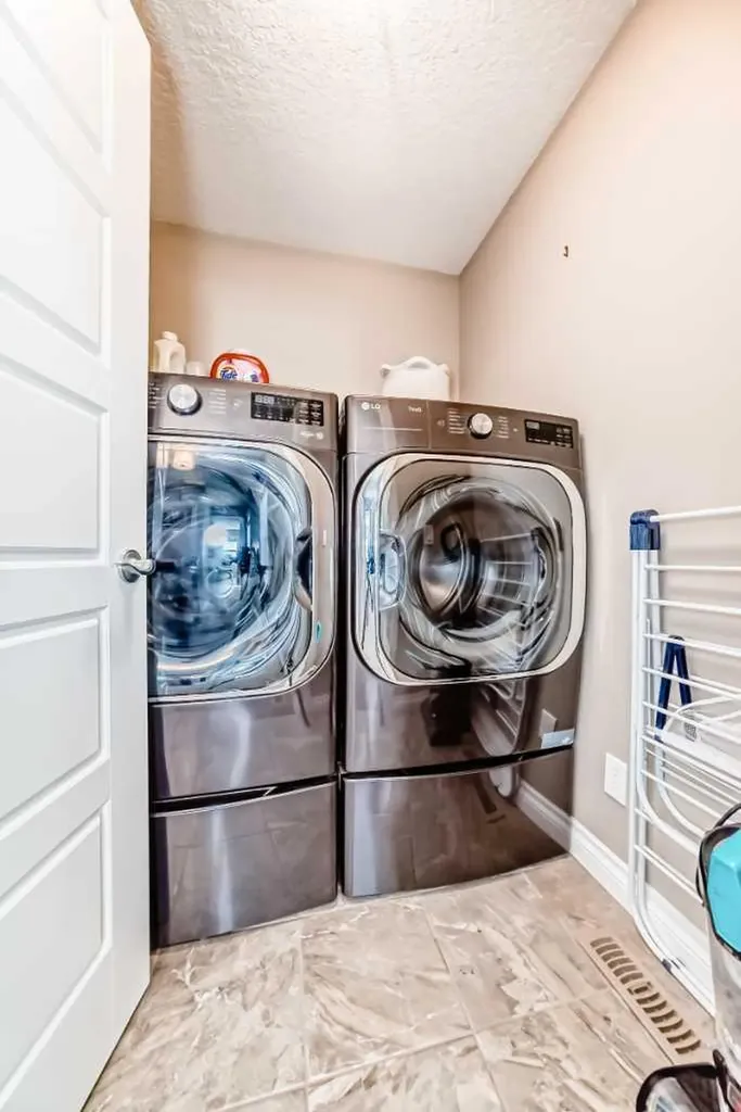 46 Nolanfield Road NW Calgary AB T3R 0N1