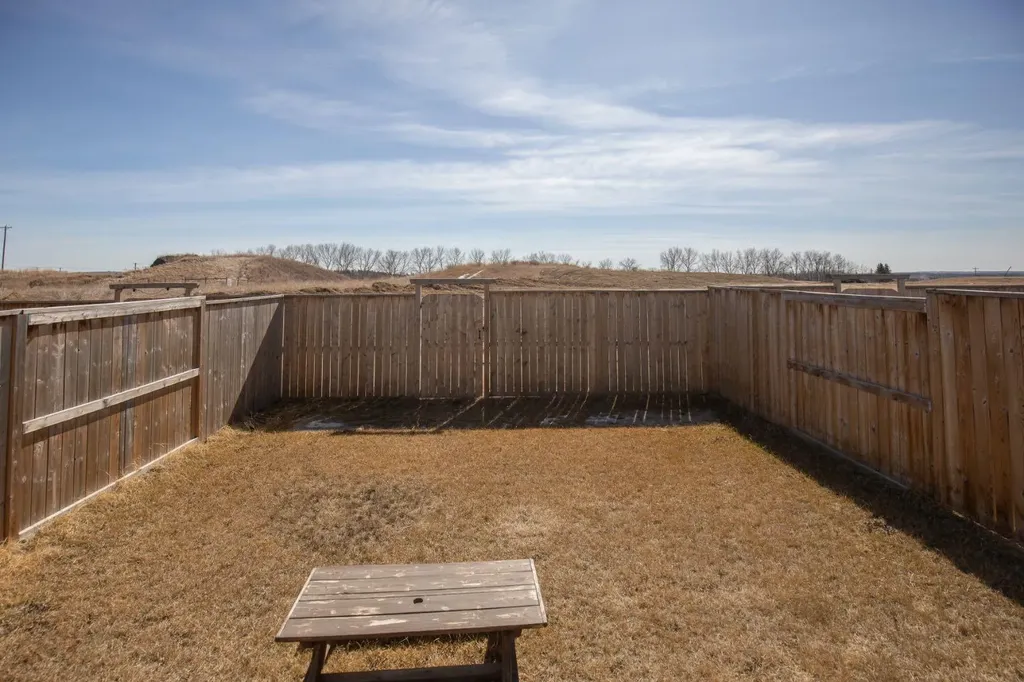 95 Palmer Circle Blackfalds AB T4M 0N7