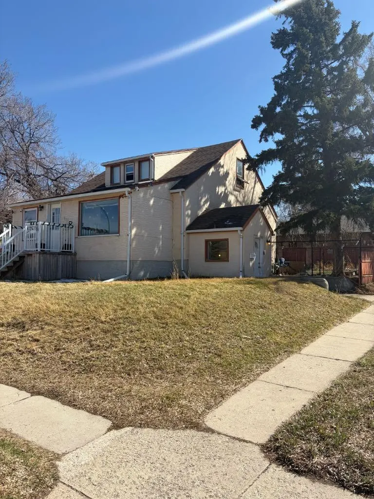 712 9 Avenue S Lethbridge AB T1J 1T5